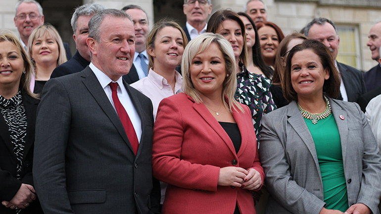 Βρετανία: «Νέα εποχή» για τη Β. Ιρλανδία η νίκη του Σιν Φέιν, δηλώνει η ηγέτιδα του κόμματος